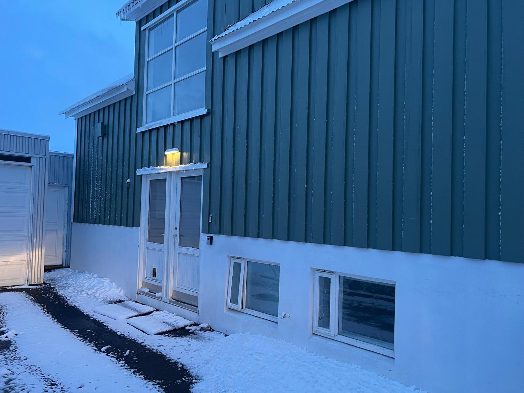 Akureyri Apartments * Akureyri